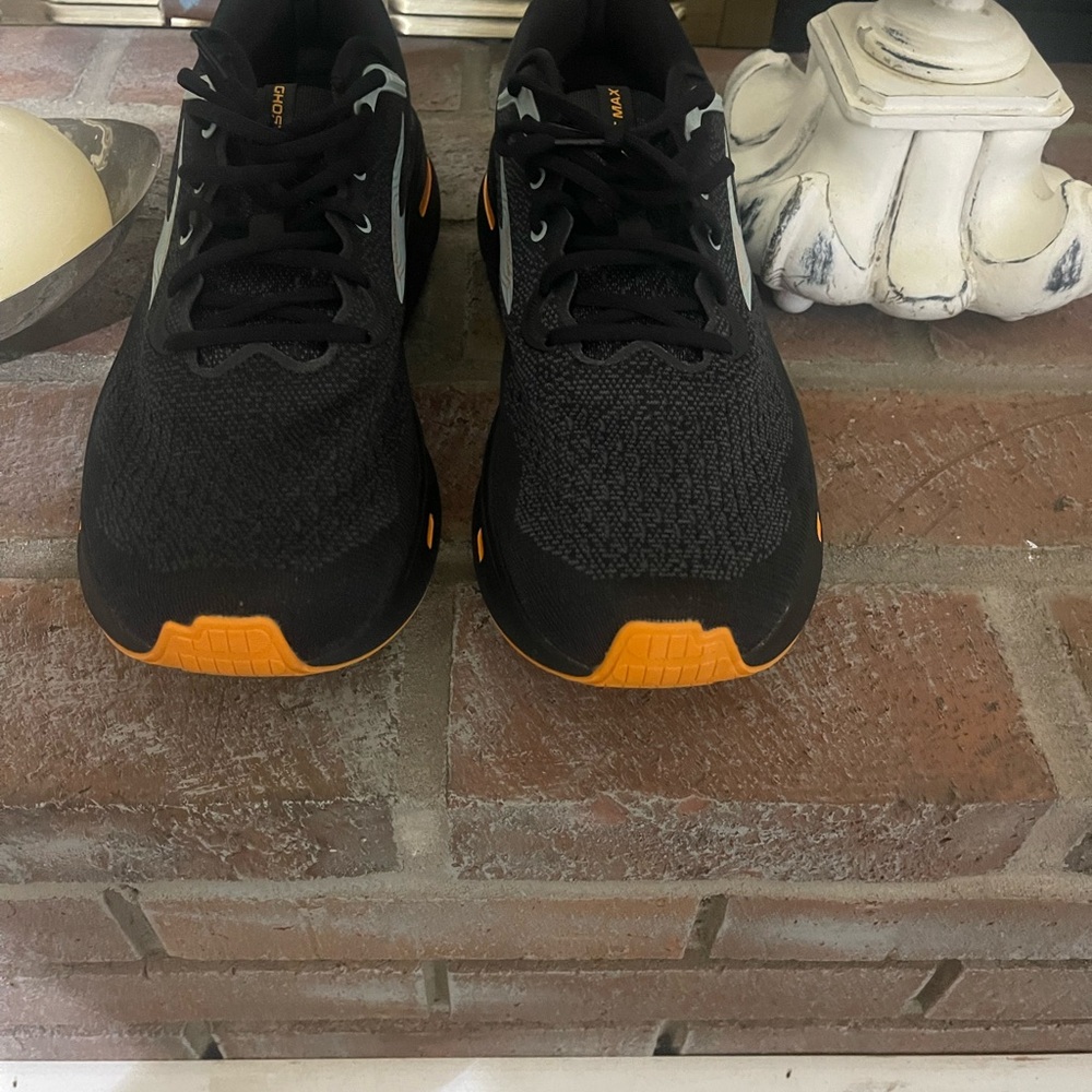 Brooks Men's Black and Orange Athletic Shoes